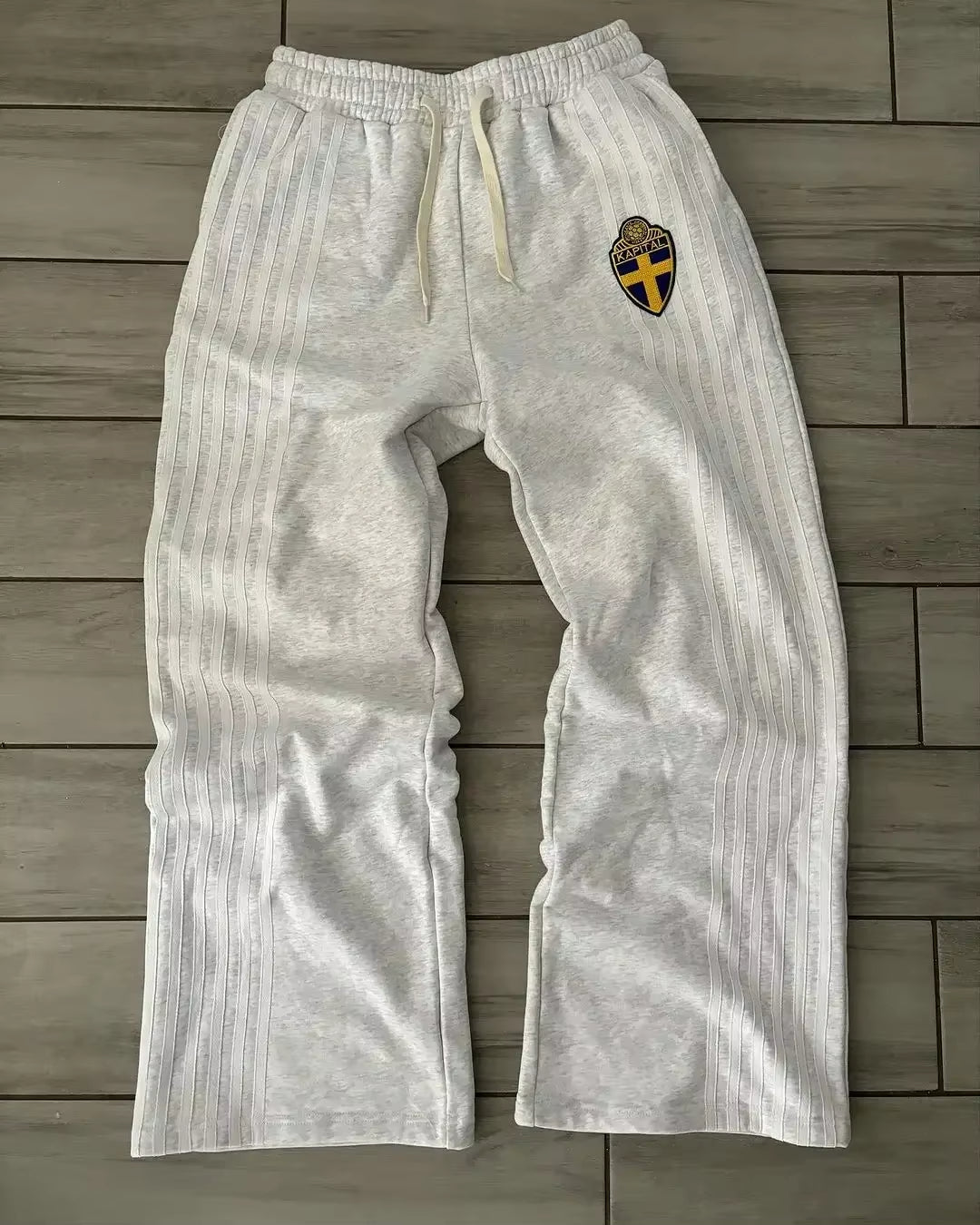 Conjunto Moletom Seleção Sueca de Futebol