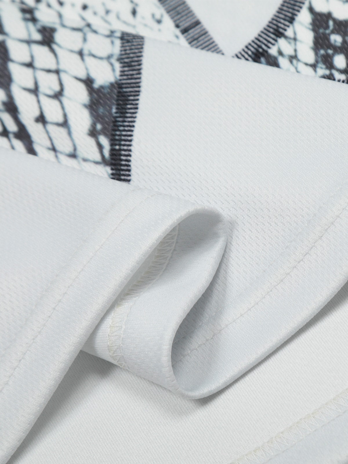 Jersey Style Snake Print T-Shirt - 2418