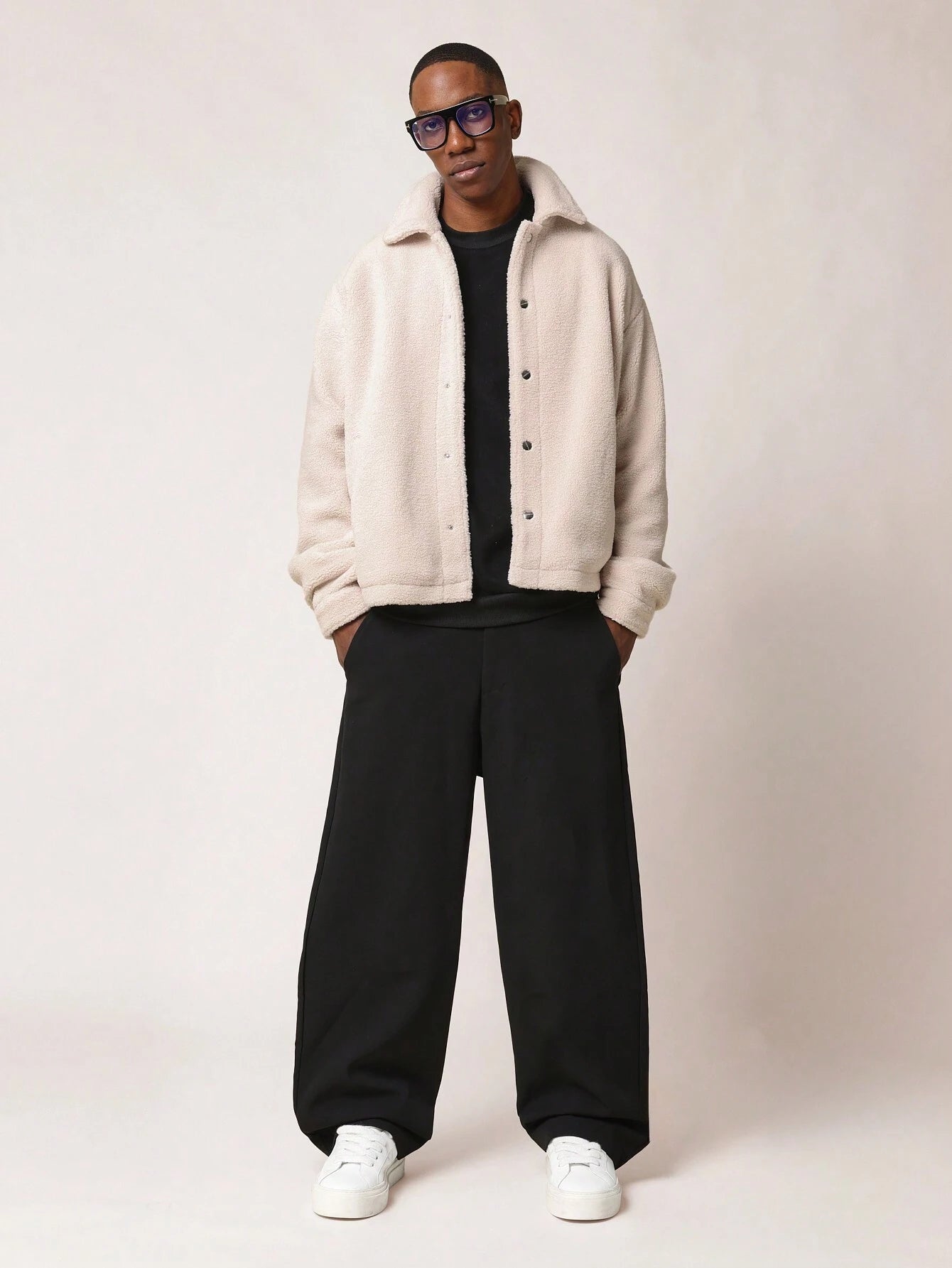 Jaqueta Caixa Abotoada em Tecido Borg