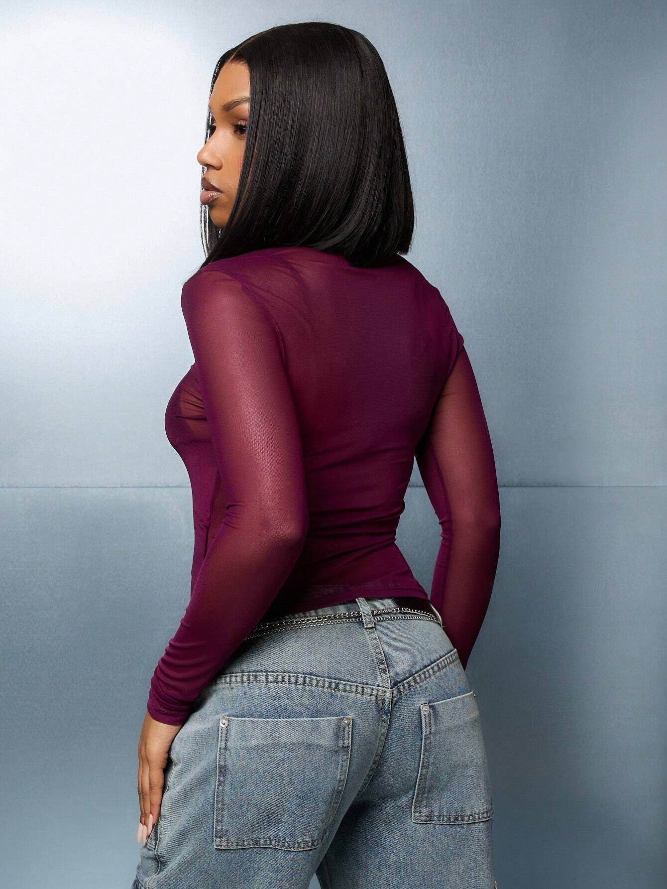 Camiseta Ajustada de Mangas Longas e Gola Redonda em Tela