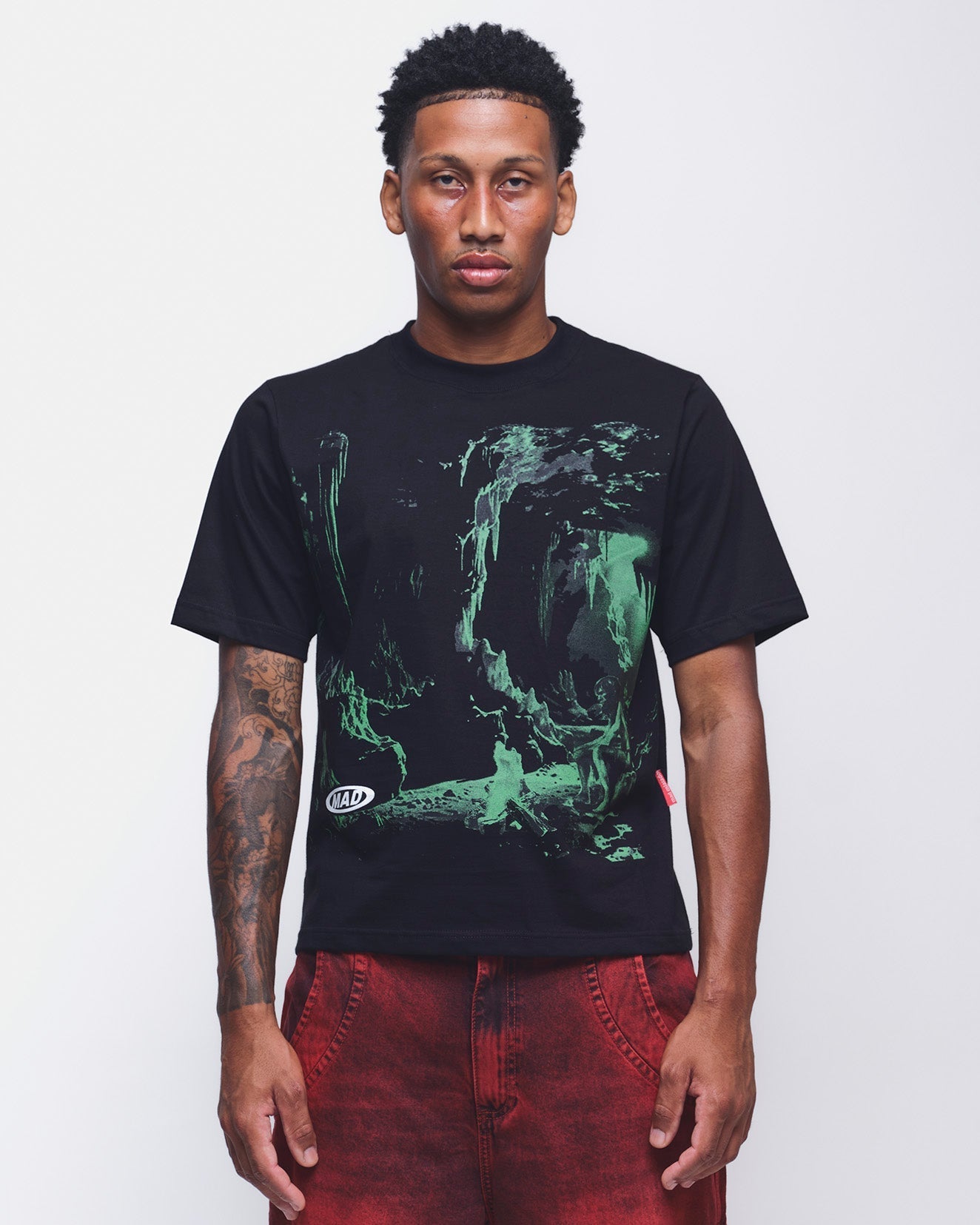 CAMISETA CAVERNA NEANDERTAL PRETA