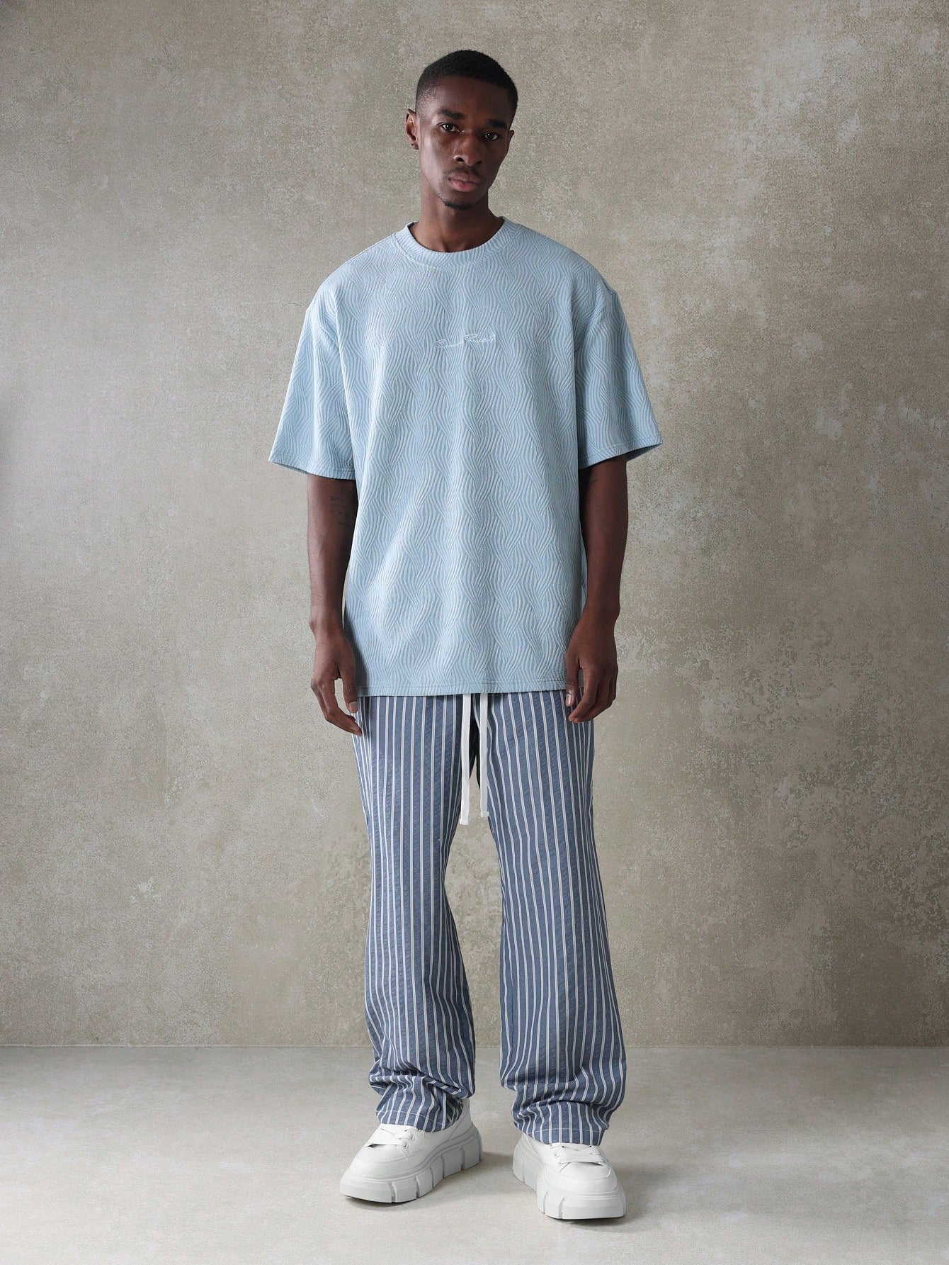 Camiseta Veludo com Textura de Ajuste