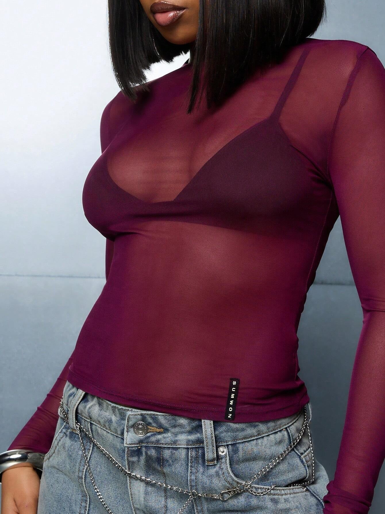 Camiseta Ajustada de Mangas Longas e Gola Redonda em Tela