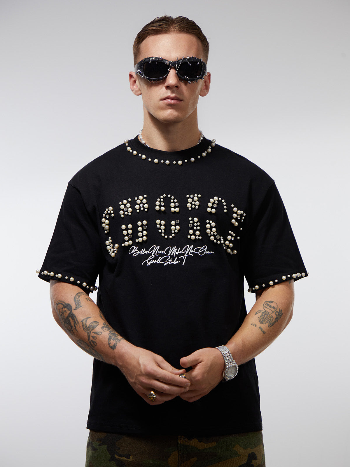 Camiseta Elegant Pearl-Embellished Oversized